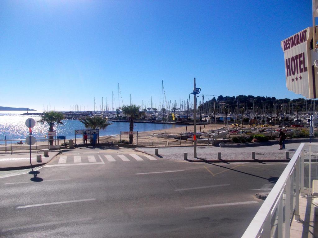 Hôtel Les Alizés Cavalaire-sur-Mer Exterior foto